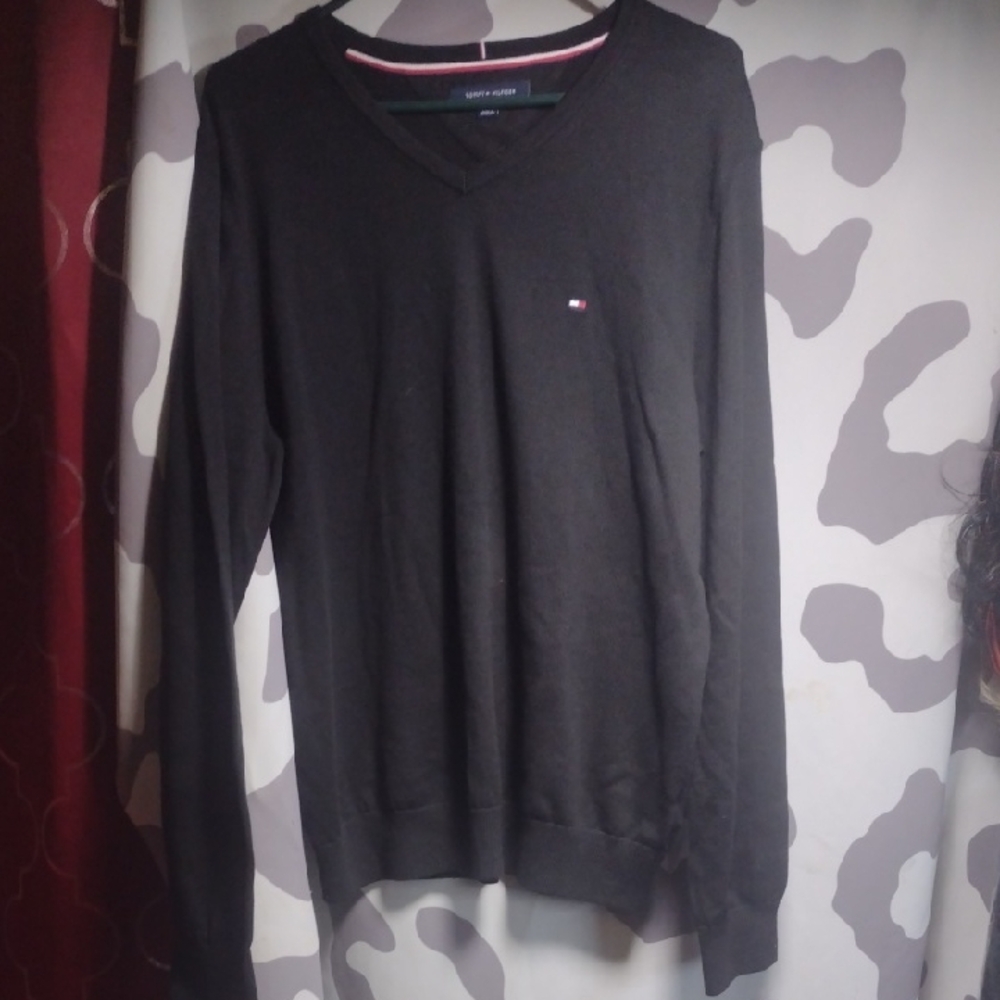 Tommy Hilfiger Men's Dark Gray V-Neck Sweater